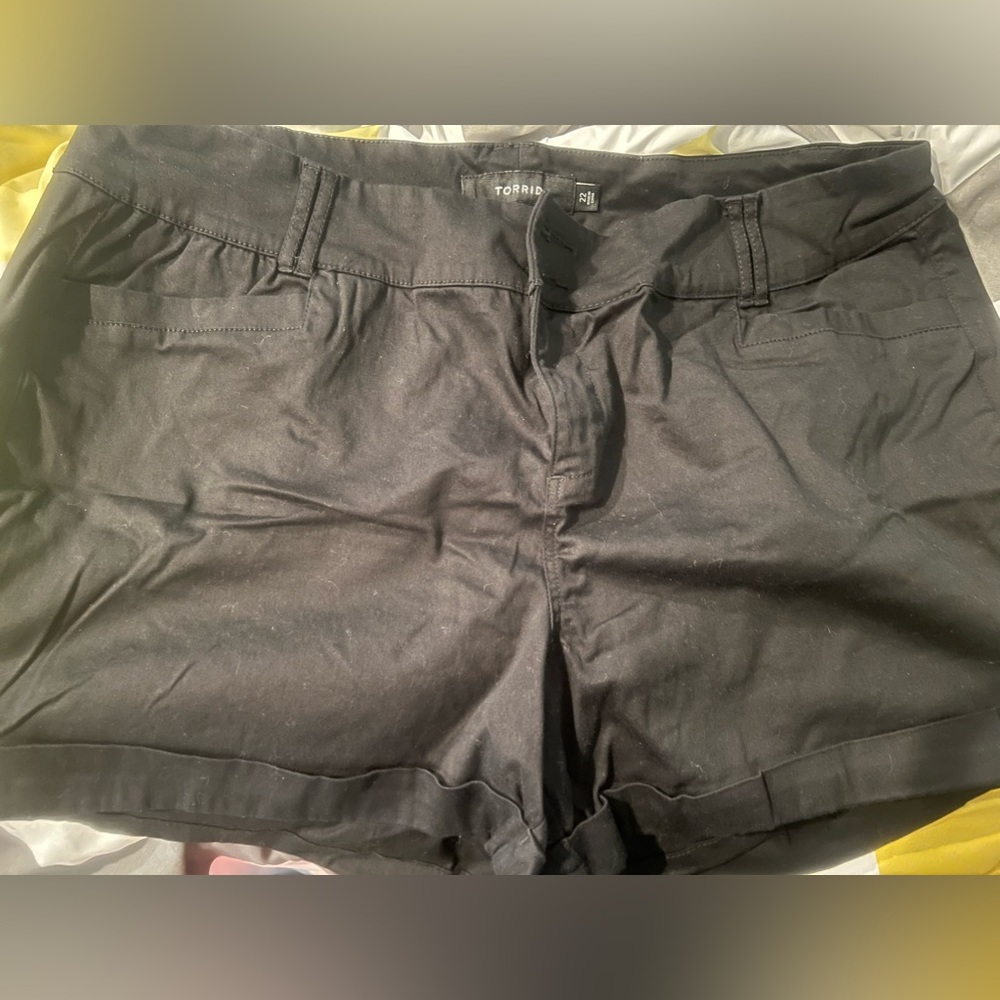 Torrid black 4” inseam shorts button front size 22